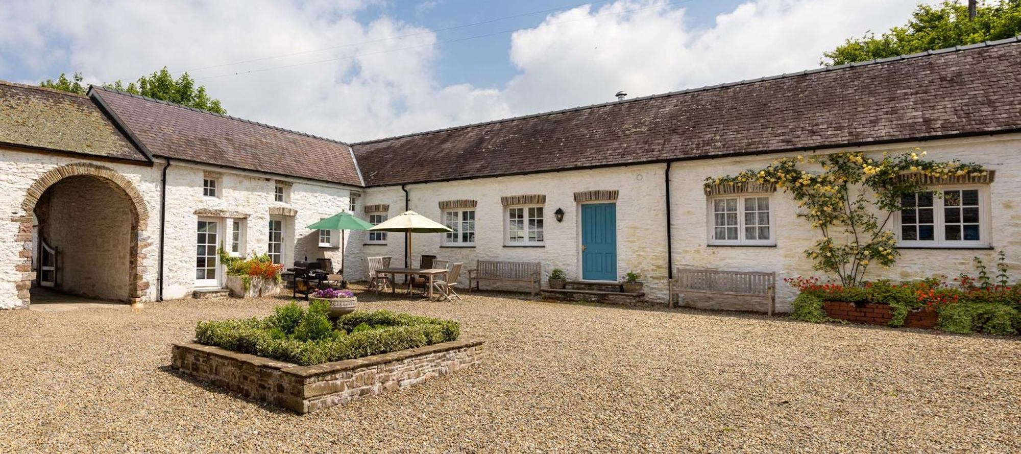 The Old Carriage Court Villa Kidwelly Exterior photo